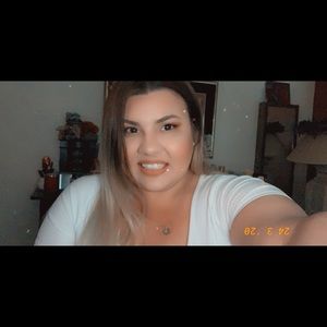 Meet your Posher, Leanna